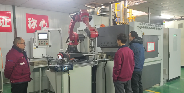 白山自动喷砂机选型要点，看完少走弯路。